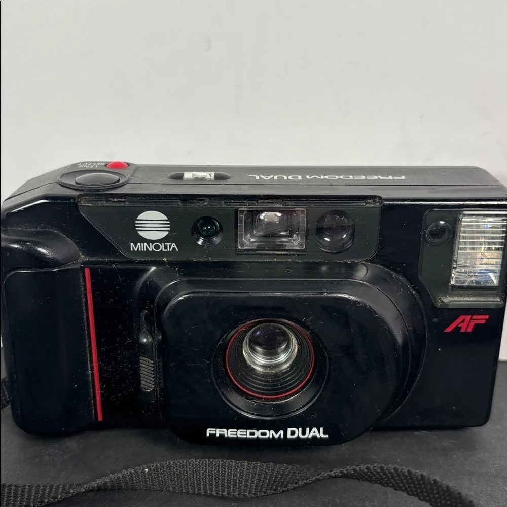 Minolta Freedom Dual AF 35mm Film Camera Cloudy Viewfinder